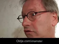 الفتيات الصغيرات إرضاء افلام سكس إيراني الرجل