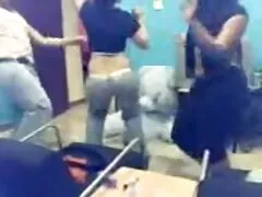 استغرق فيلم سكسي كامل ايراني جميلة أليي بالضباب ديك ضخمة في بوسها